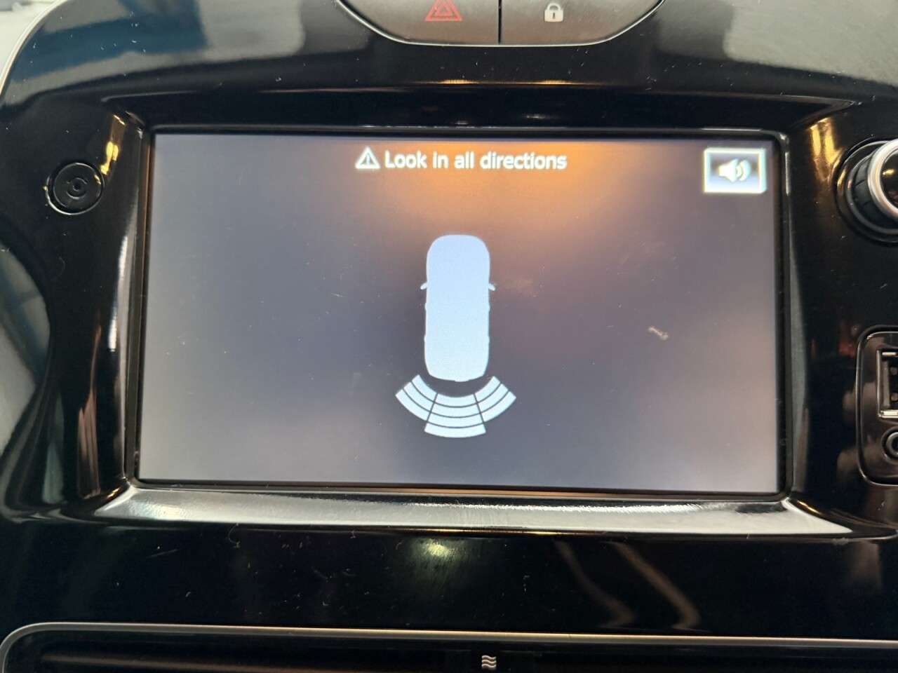 2019 RENAULT CLIO 2019 RENAULT CLIO