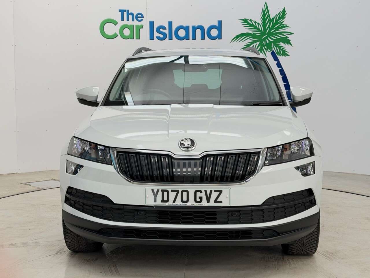 A 2020 SKODA KAROQ 1.0 TSI SE Drive SUV 5dr Petrol Manual Euro 6 (s/s) (115 ps) App-Connect & A 2020 SKODA KAROQ 1.0 TSI SE Drive SUV 5dr Petrol Manual Euro 6 (s/s) (115 ps) App-Connect &