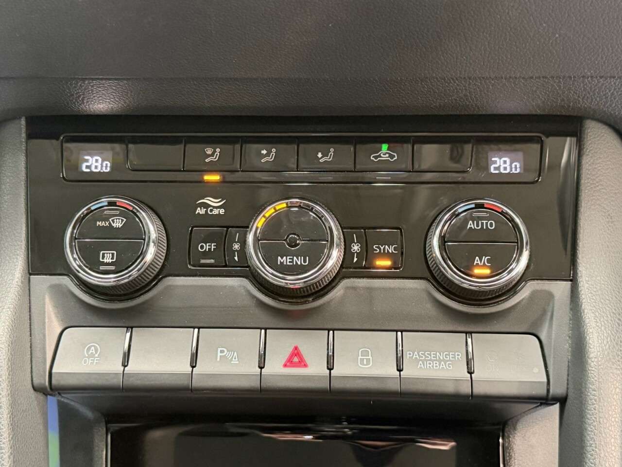 2020 SKODA KAROQ 2020 SKODA KAROQ