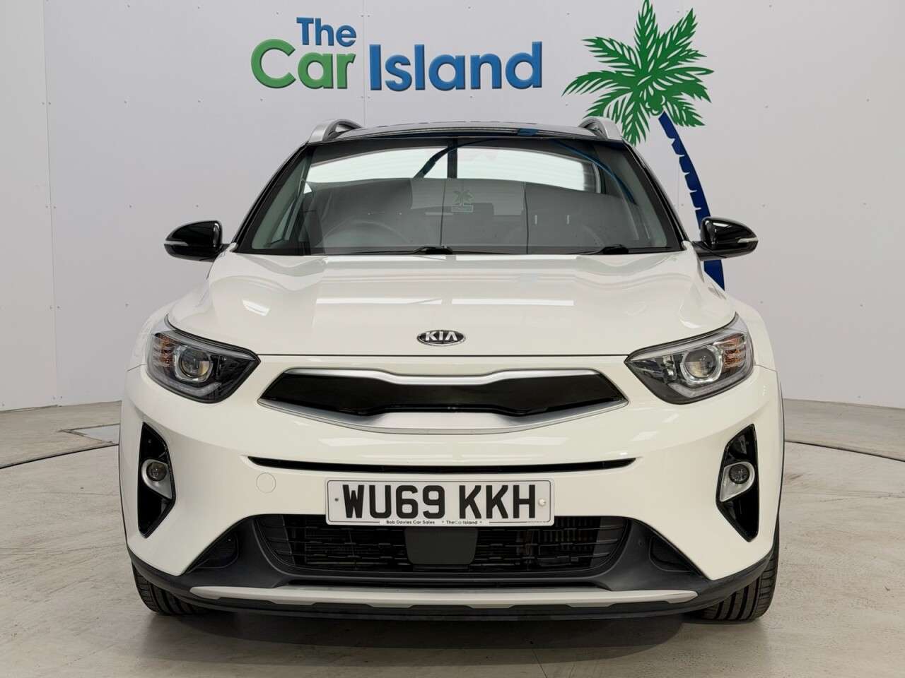 A 2019 KIA STONIC 1.0 T-GDi 4 SUV 5dr Petrol Manual Euro 6 (s/s) (118 bhp) SATNAV, CarPlay & A 2019 KIA STONIC 1.0 T-GDi 4 SUV 5dr Petrol Manual Euro 6 (s/s) (118 bhp) SATNAV, CarPlay &