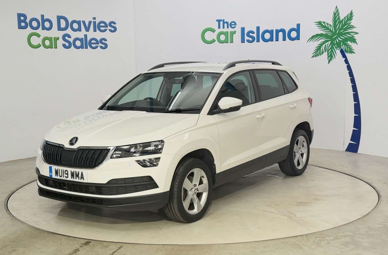 A 2019 SKODA KAROQ 1.5 TSI ACT SE SUV 5dr Petrol Manual Euro 6 (s/s) (150 ps) Dual Climate, Sp A 2019 SKODA KAROQ 1.5 TSI ACT SE SUV 5dr Petrol Manual Euro 6 (s/s) (150 ps) Dual Climate, Sp