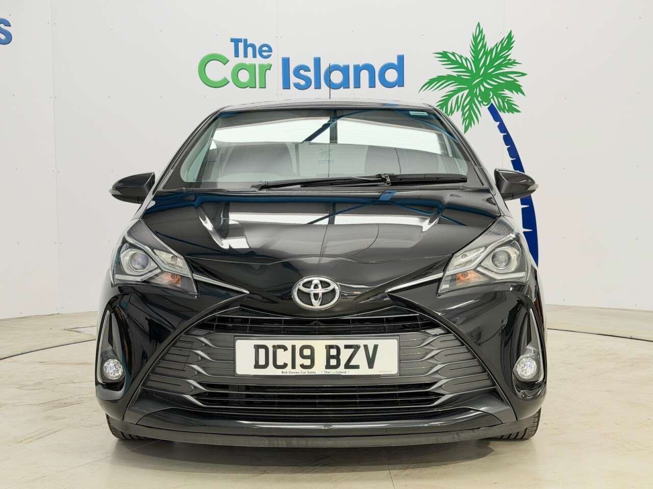 A 2019 TOYOTA YARIS 1.5 VVT-i Y20 Hatchback 5dr Petrol Manual Euro 6 (111 ps) Reverse Camera, C A 2019 TOYOTA YARIS 1.5 VVT-i Y20 Hatchback 5dr Petrol Manual Euro 6 (111 ps) Reverse Camera, C