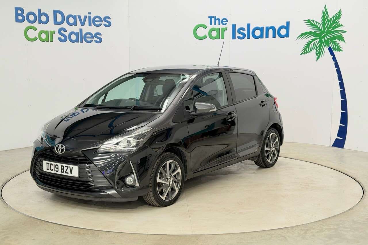 A 2019 TOYOTA YARIS 1.5 VVT-i Y20 Hatchback 5dr Petrol Manual Euro 6 (111 ps) Reverse Camera, C A 2019 TOYOTA YARIS 1.5 VVT-i Y20 Hatchback 5dr Petrol Manual Euro 6 (111 ps) Reverse Camera, C