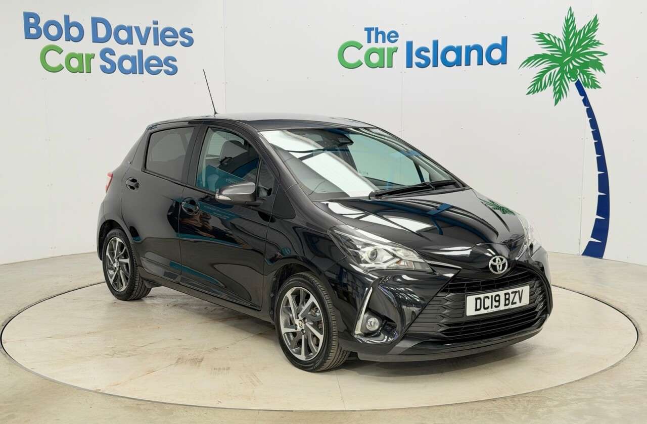A 2019 TOYOTA YARIS 1.5 VVT-i Y20 Hatchback 5dr Petrol Manual Euro 6 (111 ps) Reverse Camera, C A 2019 TOYOTA YARIS 1.5 VVT-i Y20 Hatchback 5dr Petrol Manual Euro 6 (111 ps) Reverse Camera, C