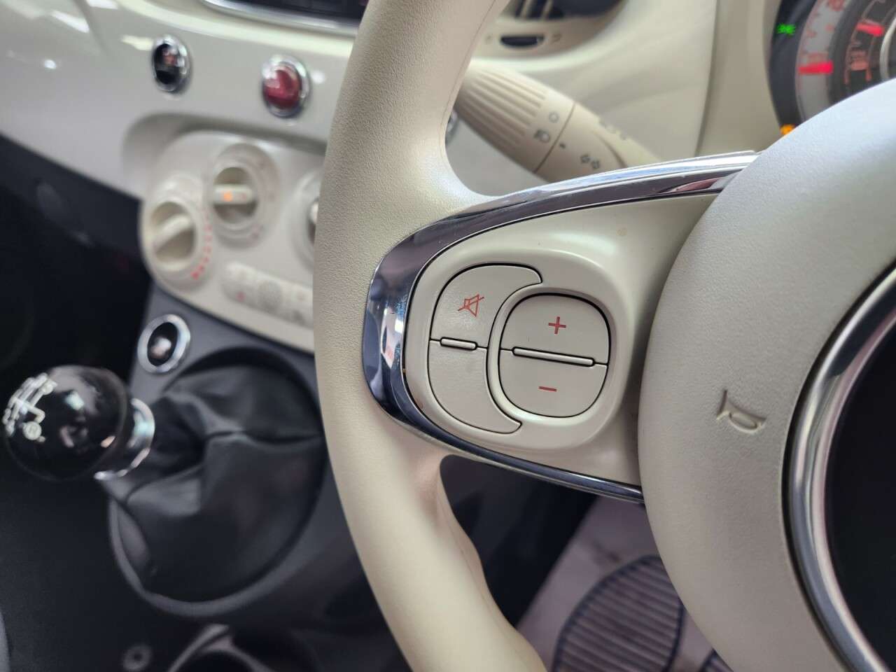 2018 FIAT 500 2018 FIAT 500