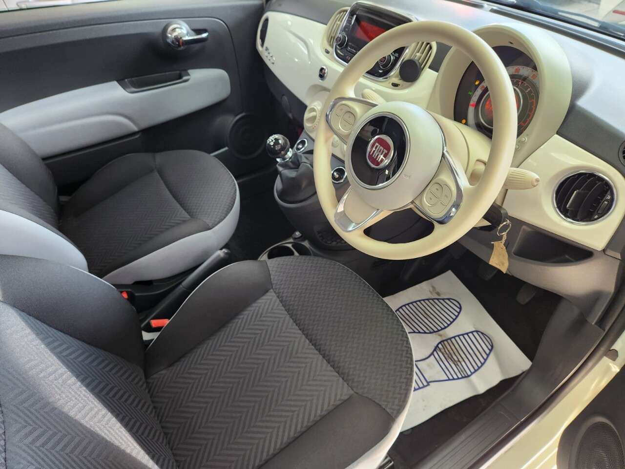2018 FIAT 500 2018 FIAT 500
