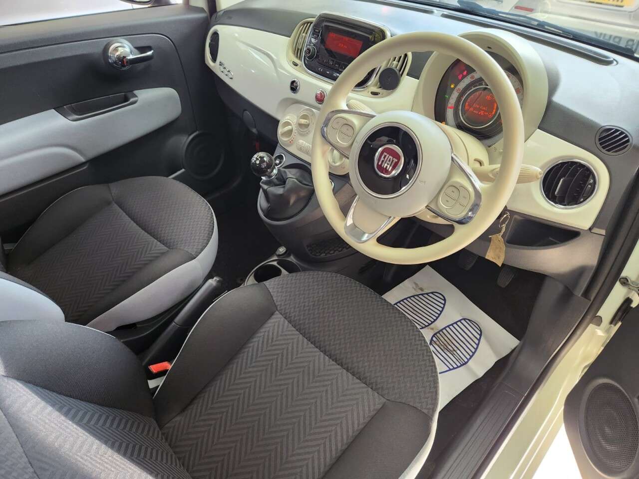 2018 FIAT 500 2018 FIAT 500