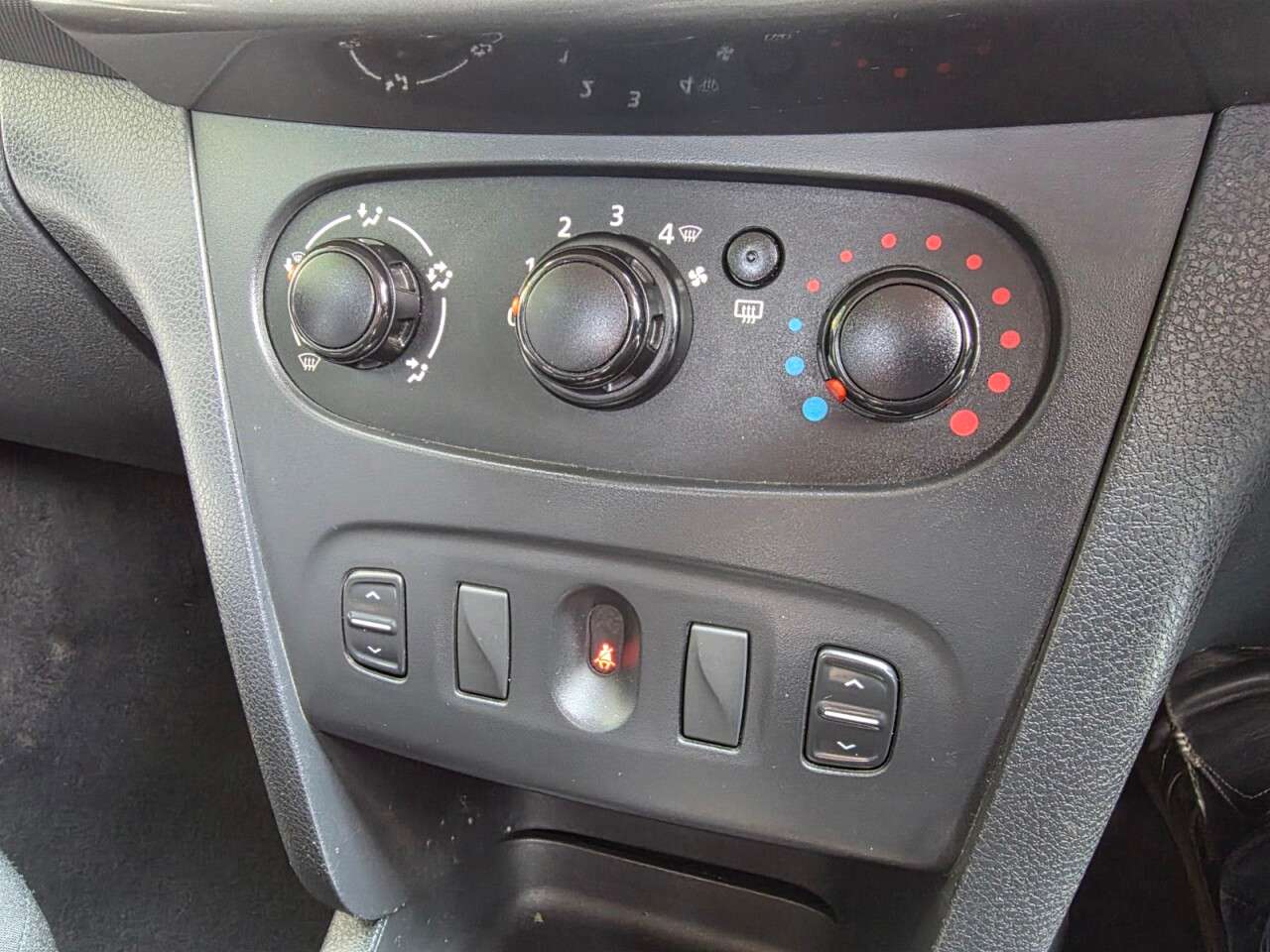 2016 DACIA SANDERO STEPWAY 2016 DACIA SANDERO STEPWAY