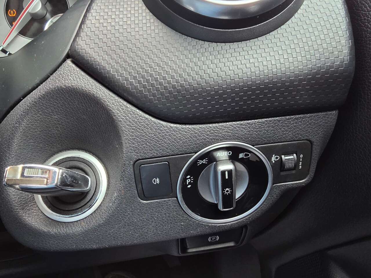 2014 MERCEDES-BENZ A-CLASS 2014 MERCEDES-BENZ A-CLASS