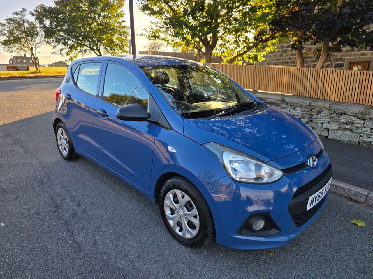 A 2015 HYUNDAI I10 1.0 S Hatchback 5dr Petrol Manual+SERVICE HISTORY+NEW CLUTCH+ONE LADY OWNER A 2015 HYUNDAI I10 1.0 S Hatchback 5dr Petrol Manual+SERVICE HISTORY+NEW CLUTCH+ONE LADY OWNER