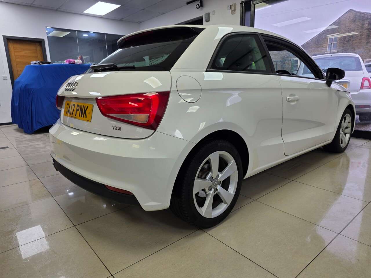 2017 AUDI A1 2017 AUDI A1