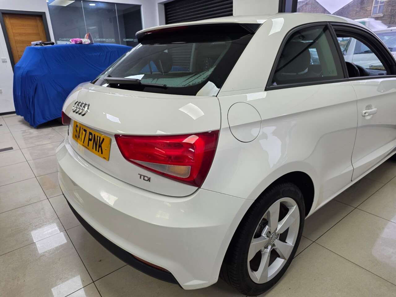 2017 AUDI A1 2017 AUDI A1
