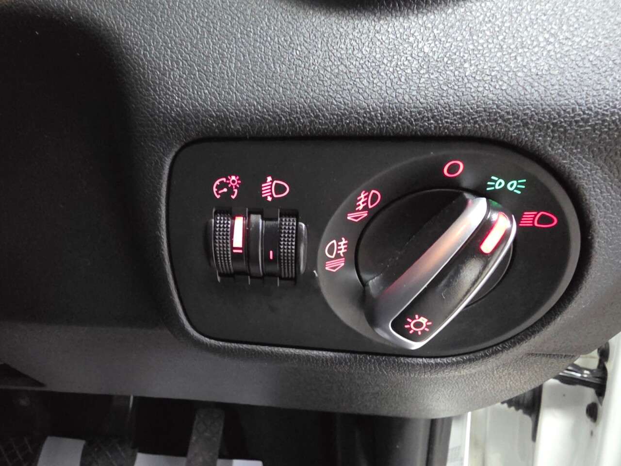 2017 AUDI A1 2017 AUDI A1