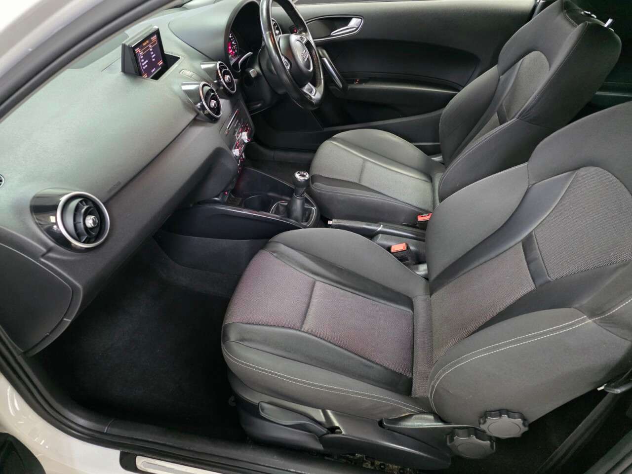 2017 AUDI A1 2017 AUDI A1