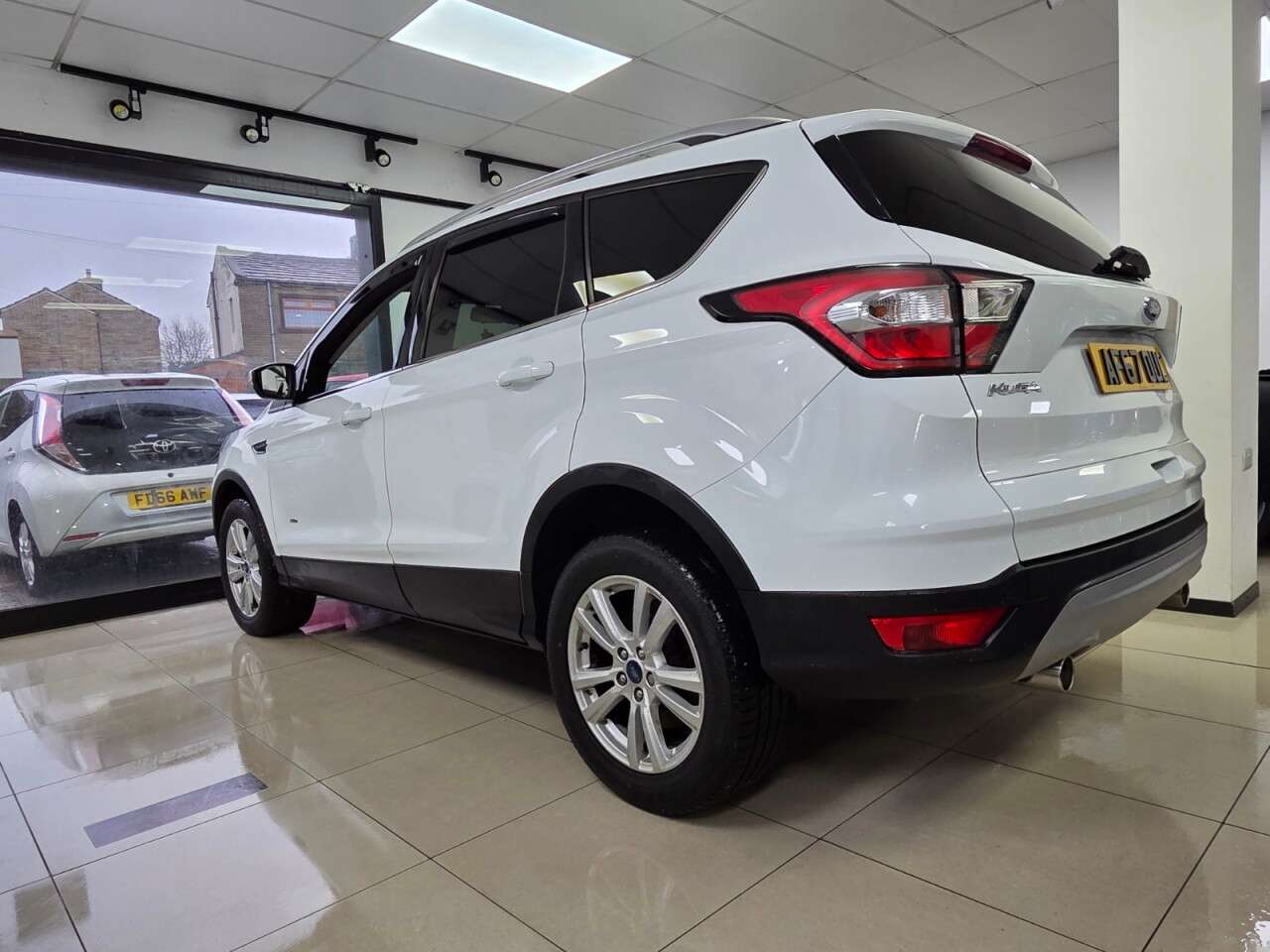 A 2017 FORD KUGA 2.0 TDCi EcoBlue Zetec SUV 5dr Diesel Manual AWD Euro 6+SERVICE HISTORY+CAM A 2017 FORD KUGA 2.0 TDCi EcoBlue Zetec SUV 5dr Diesel Manual AWD Euro 6+SERVICE HISTORY+CAM