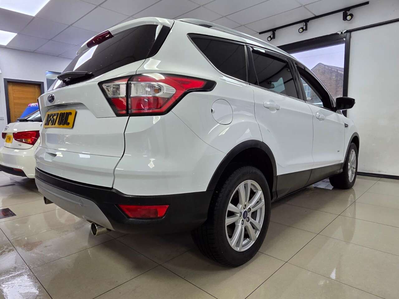 A 2017 FORD KUGA 2.0 TDCi EcoBlue Zetec SUV 5dr Diesel Manual AWD Euro 6+SERVICE HISTORY+CAM A 2017 FORD KUGA 2.0 TDCi EcoBlue Zetec SUV 5dr Diesel Manual AWD Euro 6+SERVICE HISTORY+CAM