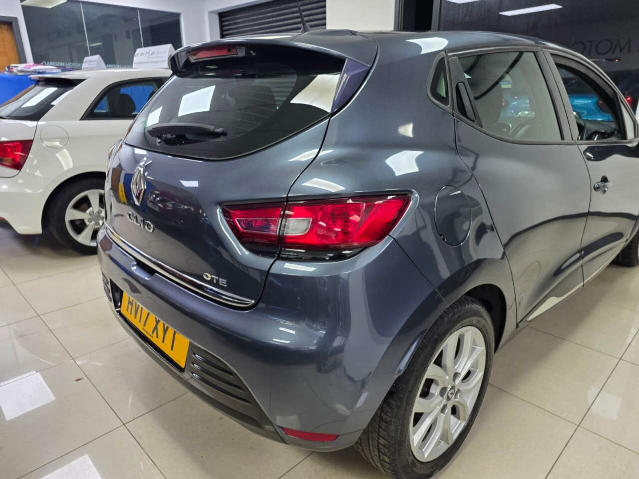 2017 RENAULT CLIO 2017 RENAULT CLIO