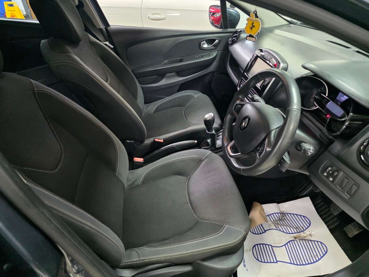 2017 RENAULT CLIO 2017 RENAULT CLIO