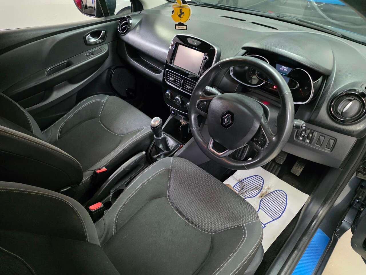 2017 RENAULT CLIO 2017 RENAULT CLIO