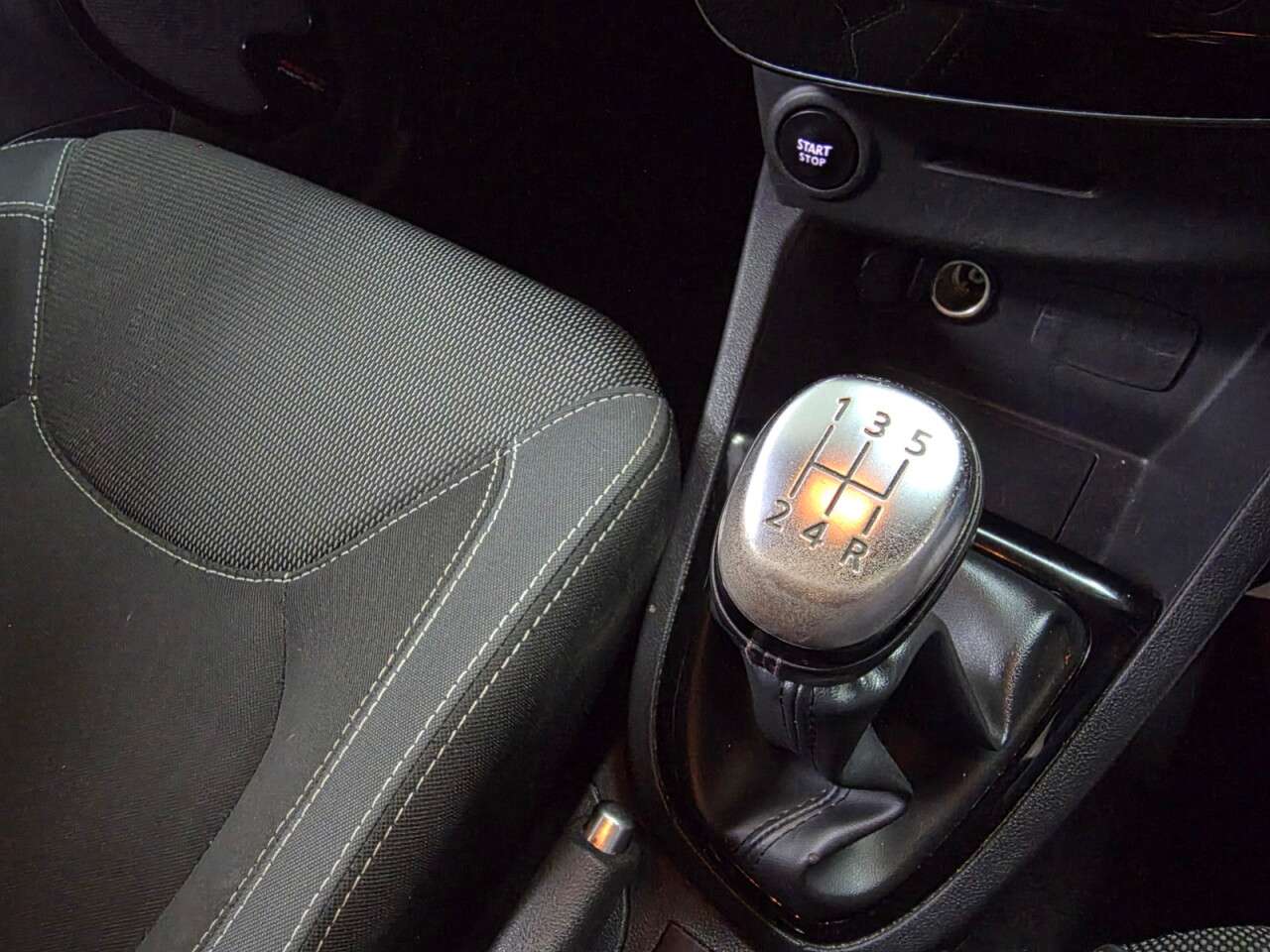 2017 RENAULT CLIO 2017 RENAULT CLIO