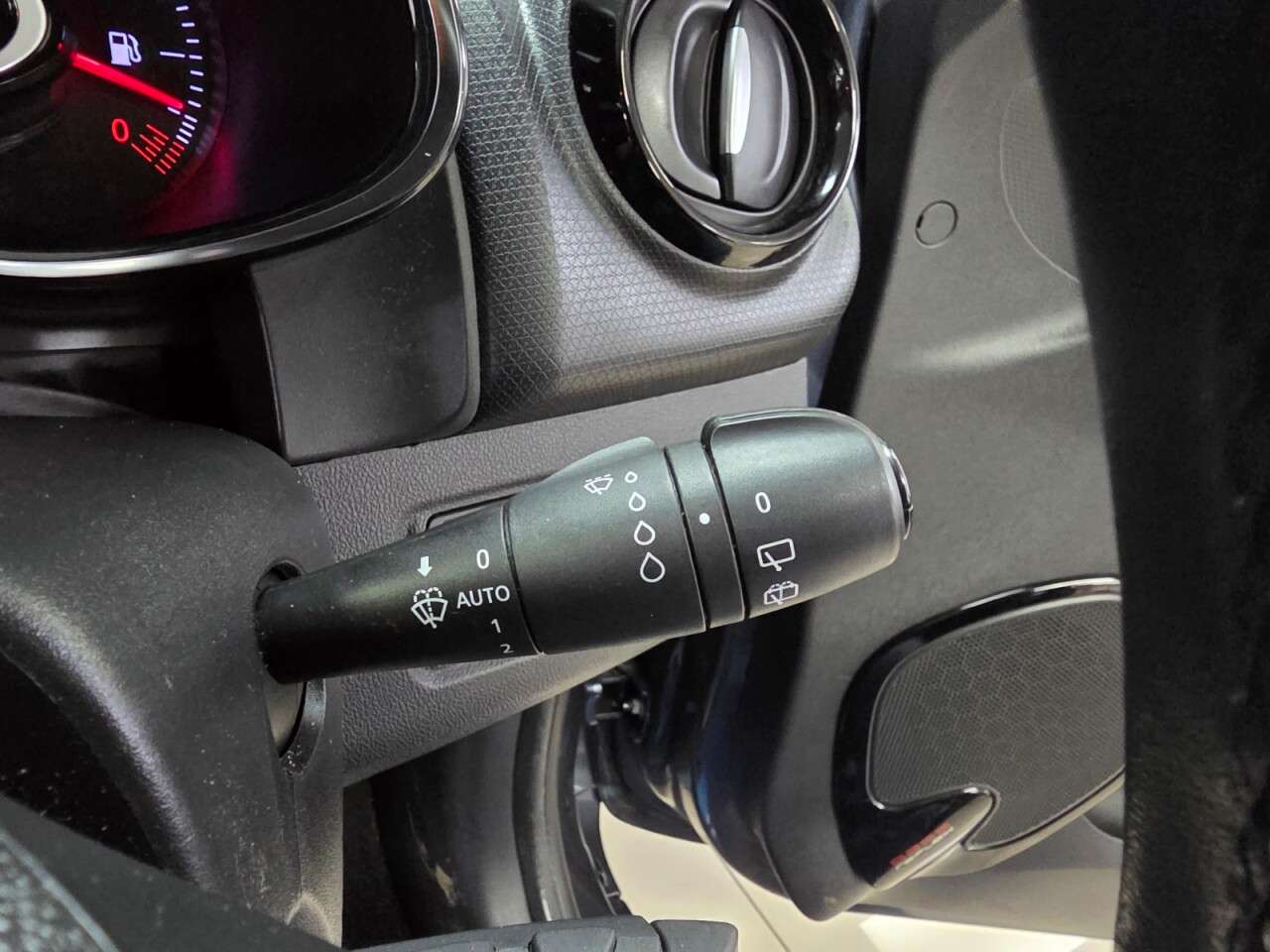 2017 RENAULT CLIO 2017 RENAULT CLIO