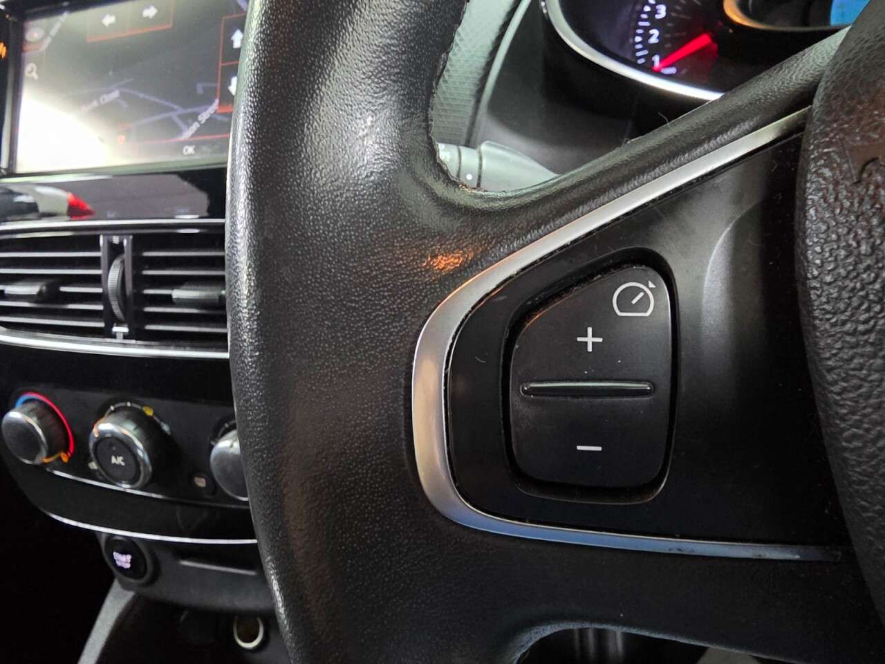 2017 RENAULT CLIO 2017 RENAULT CLIO