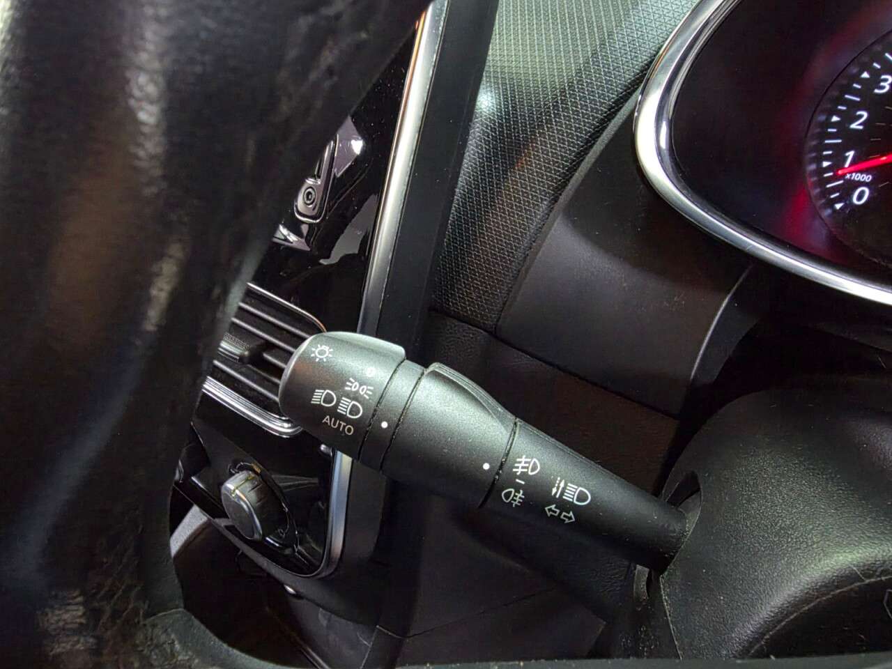 2017 RENAULT CLIO 2017 RENAULT CLIO