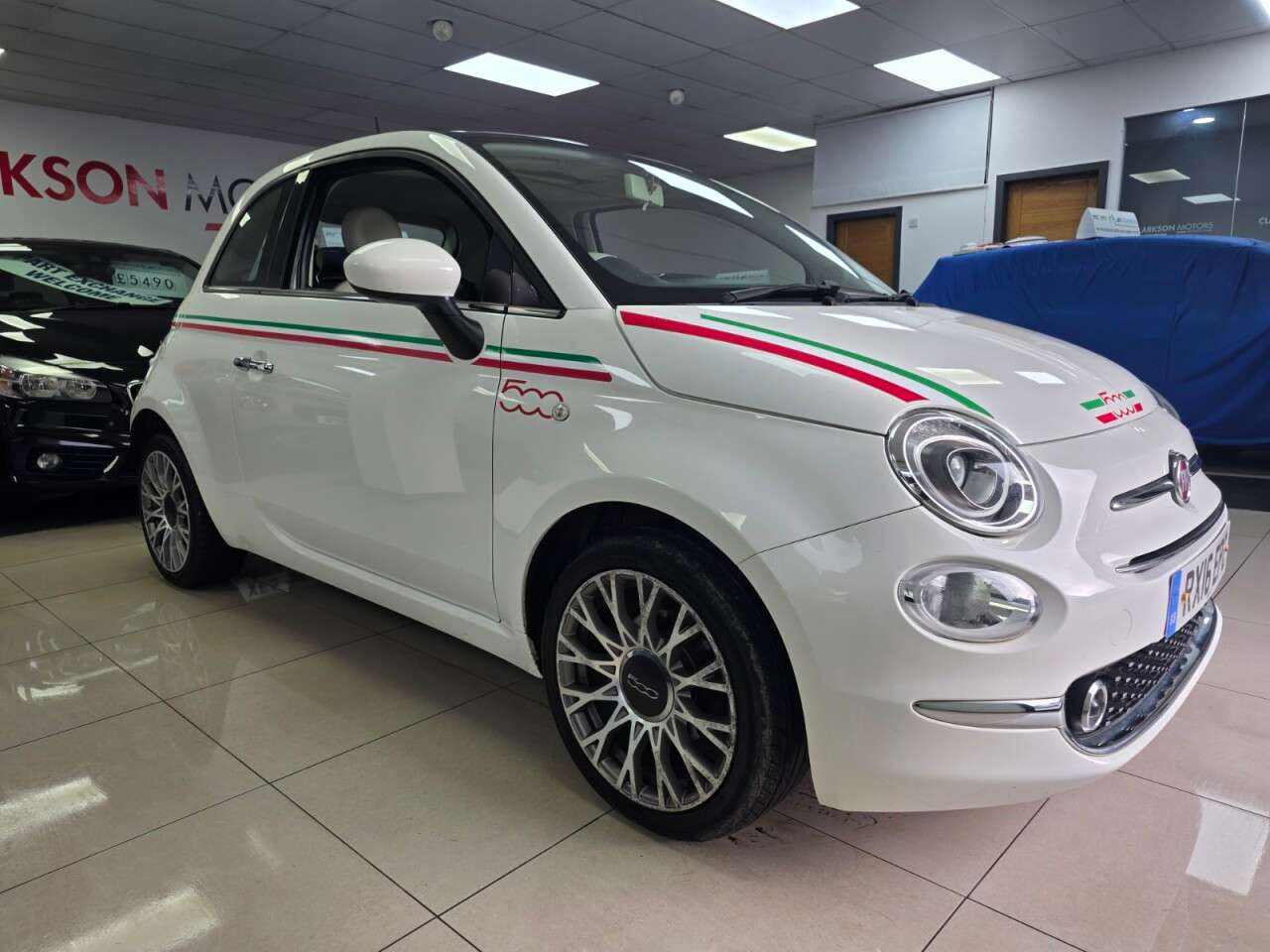 A 2016 FIAT 500 1.2 Lounge Hatchback 3dr Petrol Manual Euro 6 (s/s)PAN ROOF+SERVICE HISTORY A 2016 FIAT 500 1.2 Lounge Hatchback 3dr Petrol Manual Euro 6 (s/s)PAN ROOF+SERVICE HISTORY