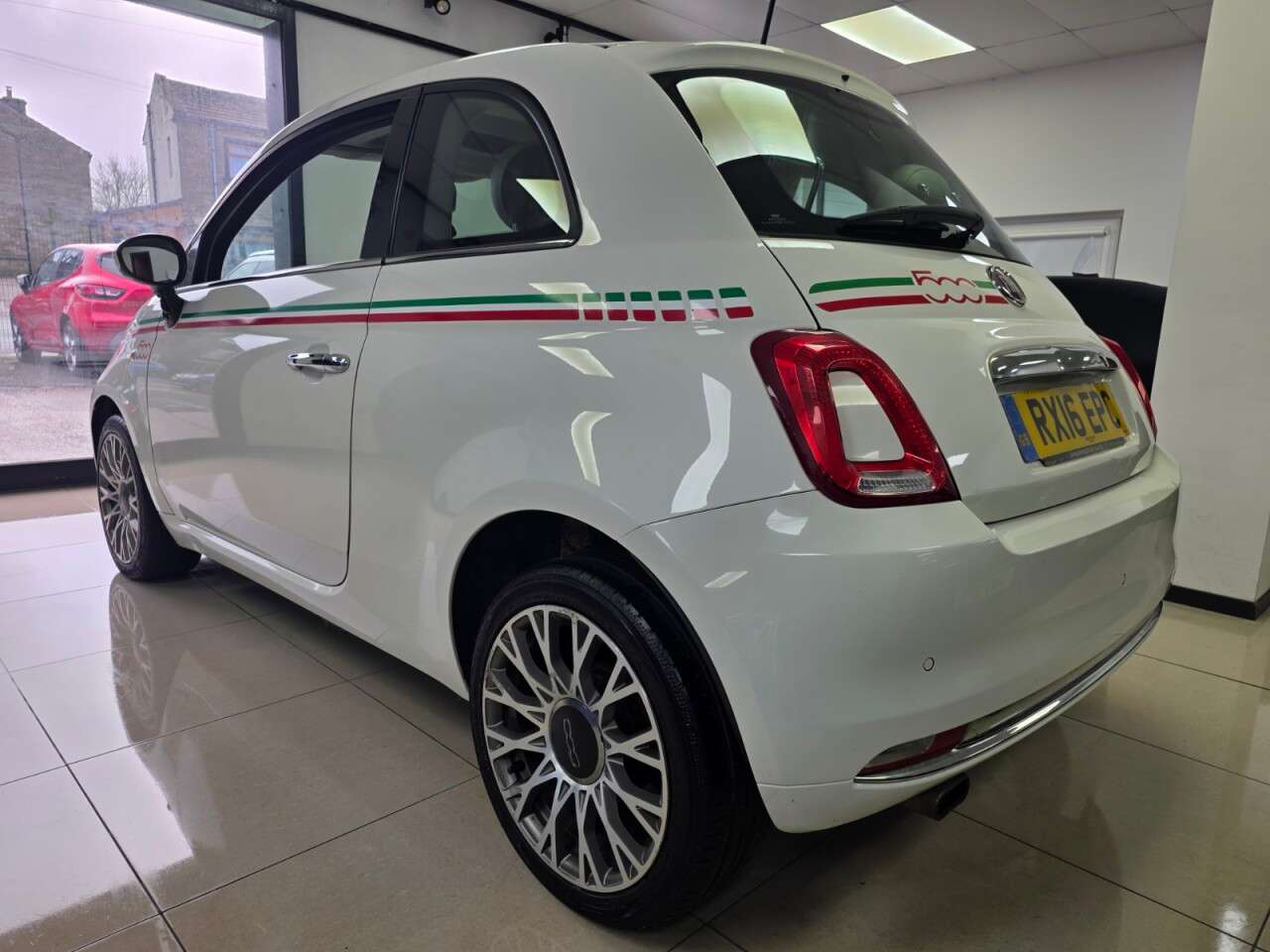 A 2016 FIAT 500 1.2 Lounge Hatchback 3dr Petrol Manual Euro 6 (s/s)PAN ROOF+SERVICE HISTORY A 2016 FIAT 500 1.2 Lounge Hatchback 3dr Petrol Manual Euro 6 (s/s)PAN ROOF+SERVICE HISTORY