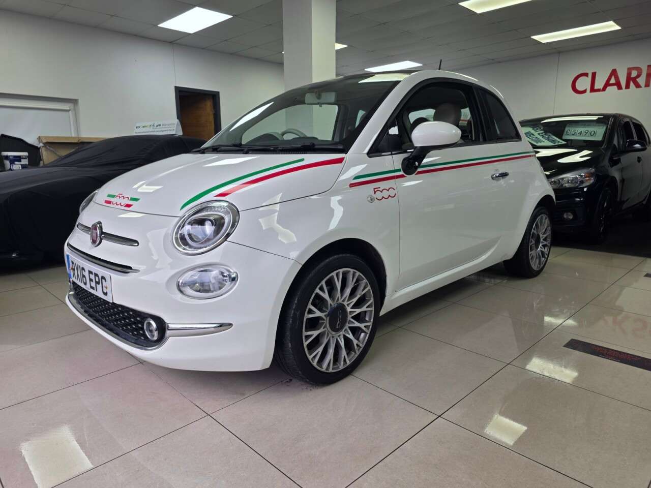 A 2016 FIAT 500 1.2 Lounge Hatchback 3dr Petrol Manual Euro 6 (s/s)PAN ROOF+SERVICE HISTORY A 2016 FIAT 500 1.2 Lounge Hatchback 3dr Petrol Manual Euro 6 (s/s)PAN ROOF+SERVICE HISTORY