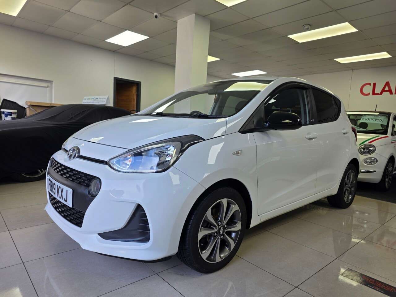 A 2019 HYUNDAI I10 1.0 Play Hatchback 5dr Petrol Manual Euro 6+SERVICE HISTORY+SAT NAV+BLUETOO A 2019 HYUNDAI I10 1.0 Play Hatchback 5dr Petrol Manual Euro 6+SERVICE HISTORY+SAT NAV+BLUETOO