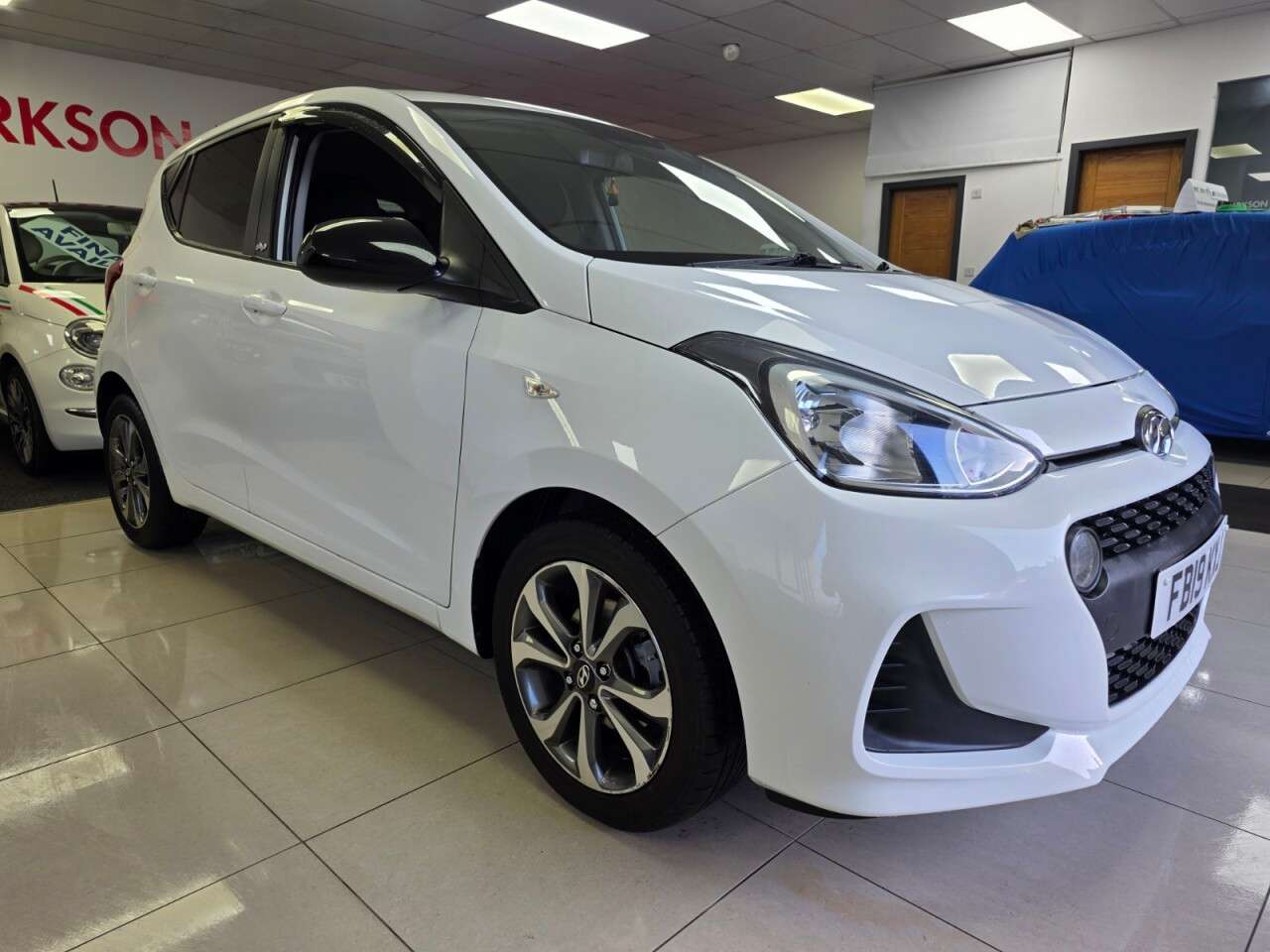A 2019 HYUNDAI I10 1.0 Play Hatchback 5dr Petrol Manual Euro 6+SERVICE HISTORY+SAT NAV+BLUETOO A 2019 HYUNDAI I10 1.0 Play Hatchback 5dr Petrol Manual Euro 6+SERVICE HISTORY+SAT NAV+BLUETOO