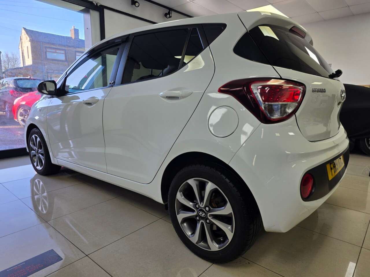 A 2019 HYUNDAI I10 1.0 Play Hatchback 5dr Petrol Manual Euro 6+SERVICE HISTORY+SAT NAV+BLUETOO A 2019 HYUNDAI I10 1.0 Play Hatchback 5dr Petrol Manual Euro 6+SERVICE HISTORY+SAT NAV+BLUETOO
