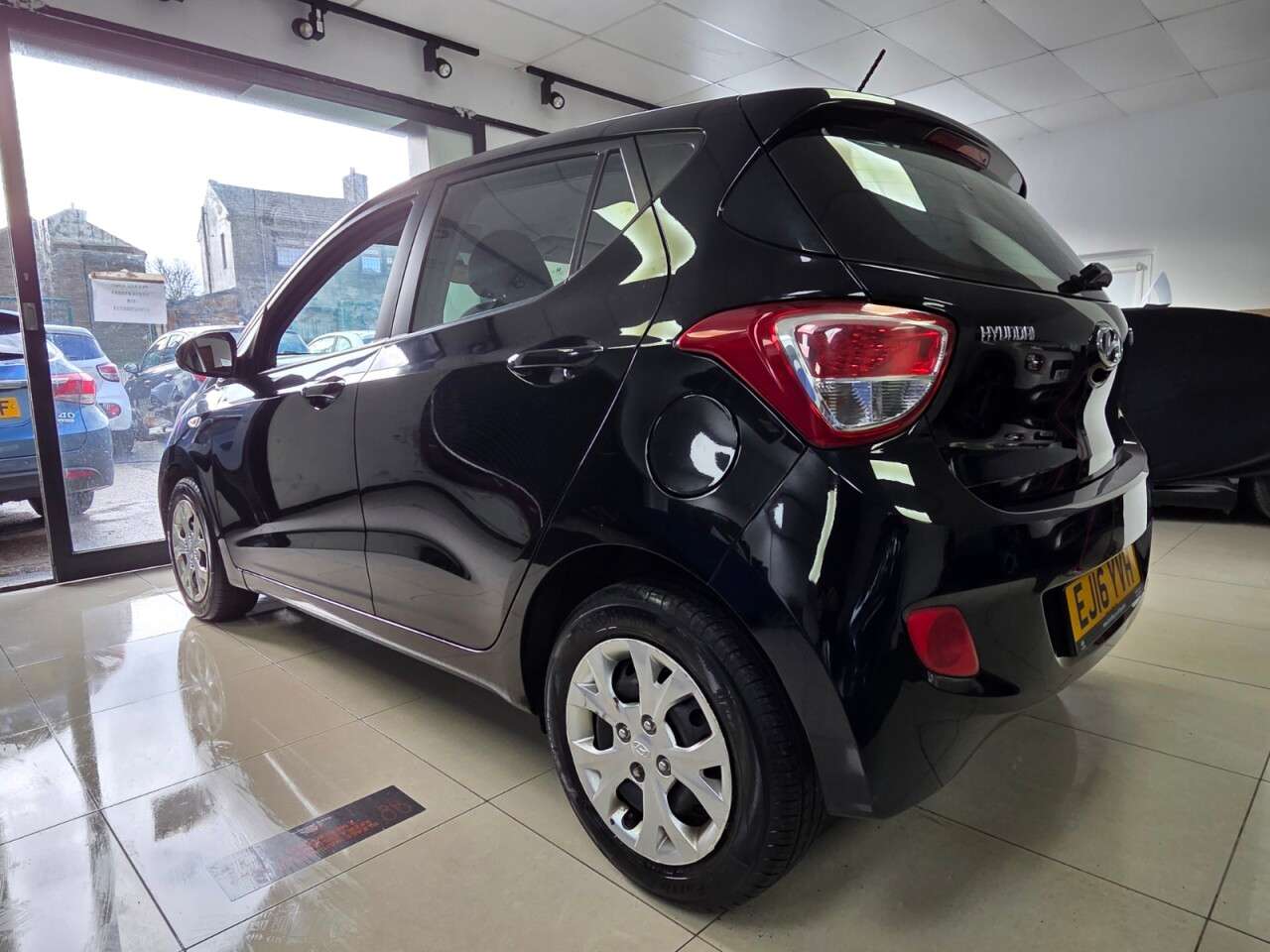 A 2016 HYUNDAI I10 1.2 SE Hatchback 5dr Petrol Manual+ 7 SERVICE STAMPS+NEW CLUTCH FITTED+MOT A 2016 HYUNDAI I10 1.2 SE Hatchback 5dr Petrol Manual+ 7 SERVICE STAMPS+NEW CLUTCH FITTED+MOT