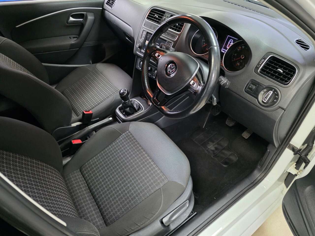 2017 VOLKSWAGEN POLO 2017 VOLKSWAGEN POLO