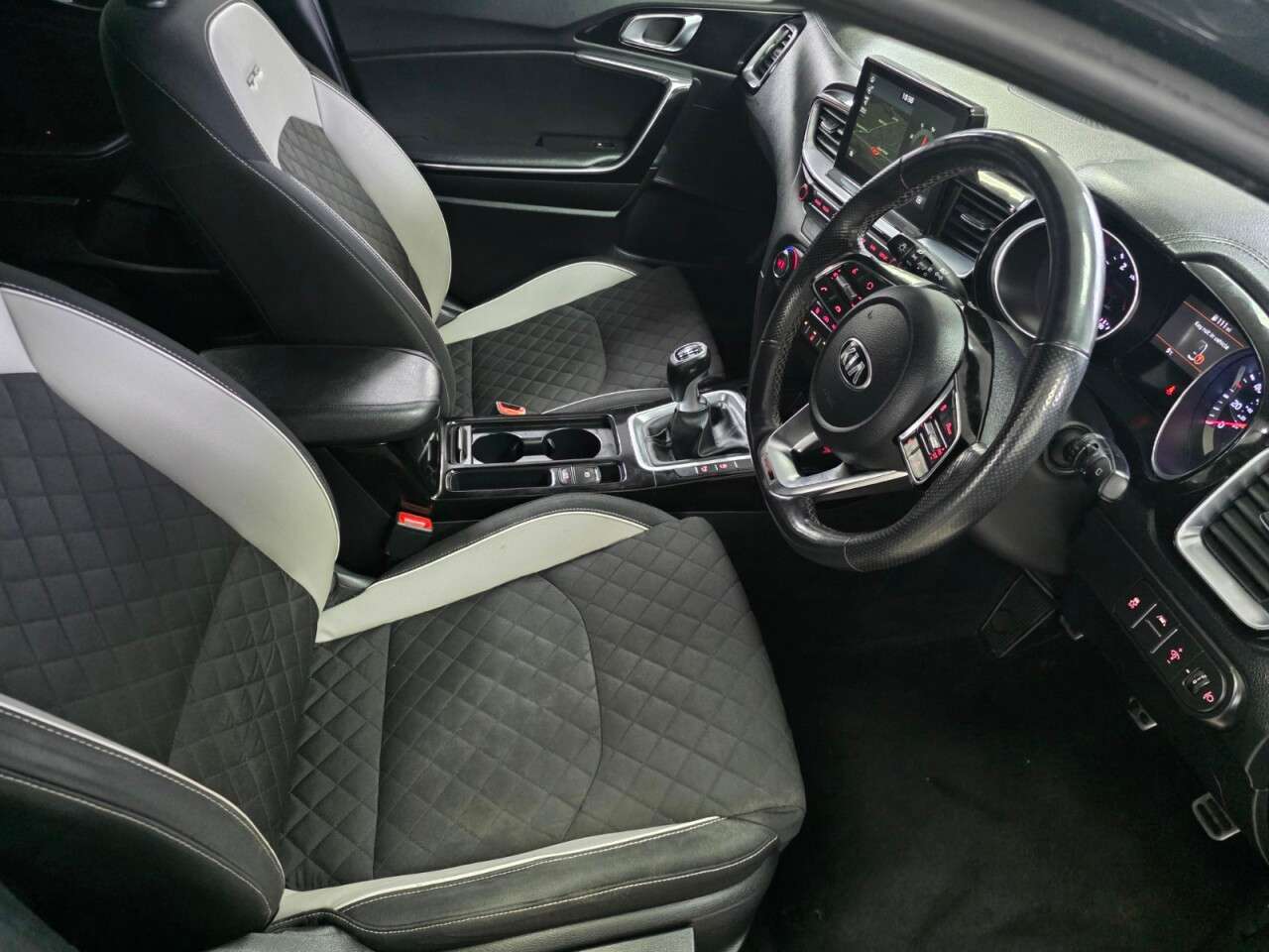 2019 KIA PROCEED 2019 KIA PROCEED