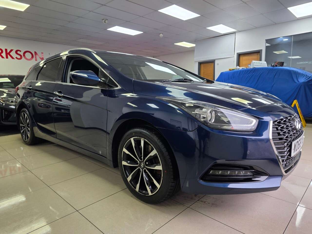 A 2019 HYUNDAI I40 1.6 CRDi SE Nav Tourer 5dr Diesel Manual Euro 6 (s/s)+SERVICE HISTORY+SAT N A 2019 HYUNDAI I40 1.6 CRDi SE Nav Tourer 5dr Diesel Manual Euro 6 (s/s)+SERVICE HISTORY+SAT N