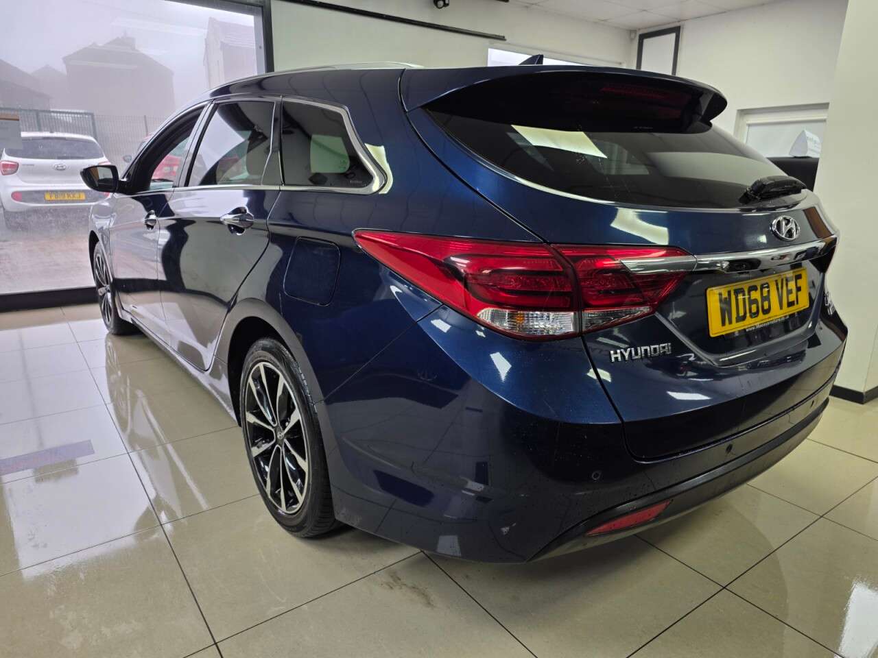 A 2019 HYUNDAI I40 1.6 CRDi SE Nav Tourer 5dr Diesel Manual Euro 6 (s/s)+SERVICE HISTORY+SAT N A 2019 HYUNDAI I40 1.6 CRDi SE Nav Tourer 5dr Diesel Manual Euro 6 (s/s)+SERVICE HISTORY+SAT N