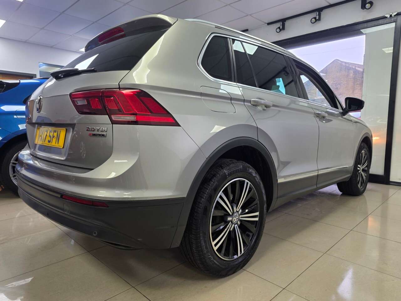 A 2017 VOLKSWAGEN TIGUAN 2.0 TDI BlueMotion Tech SE Navigation SUV 5dr Diesel Manual 4Motion Euro 6+ A 2017 VOLKSWAGEN TIGUAN 2.0 TDI BlueMotion Tech SE Navigation SUV 5dr Diesel Manual 4Motion Euro 6+