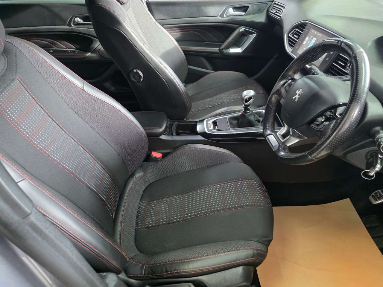 2016 PEUGEOT 308 2016 PEUGEOT 308