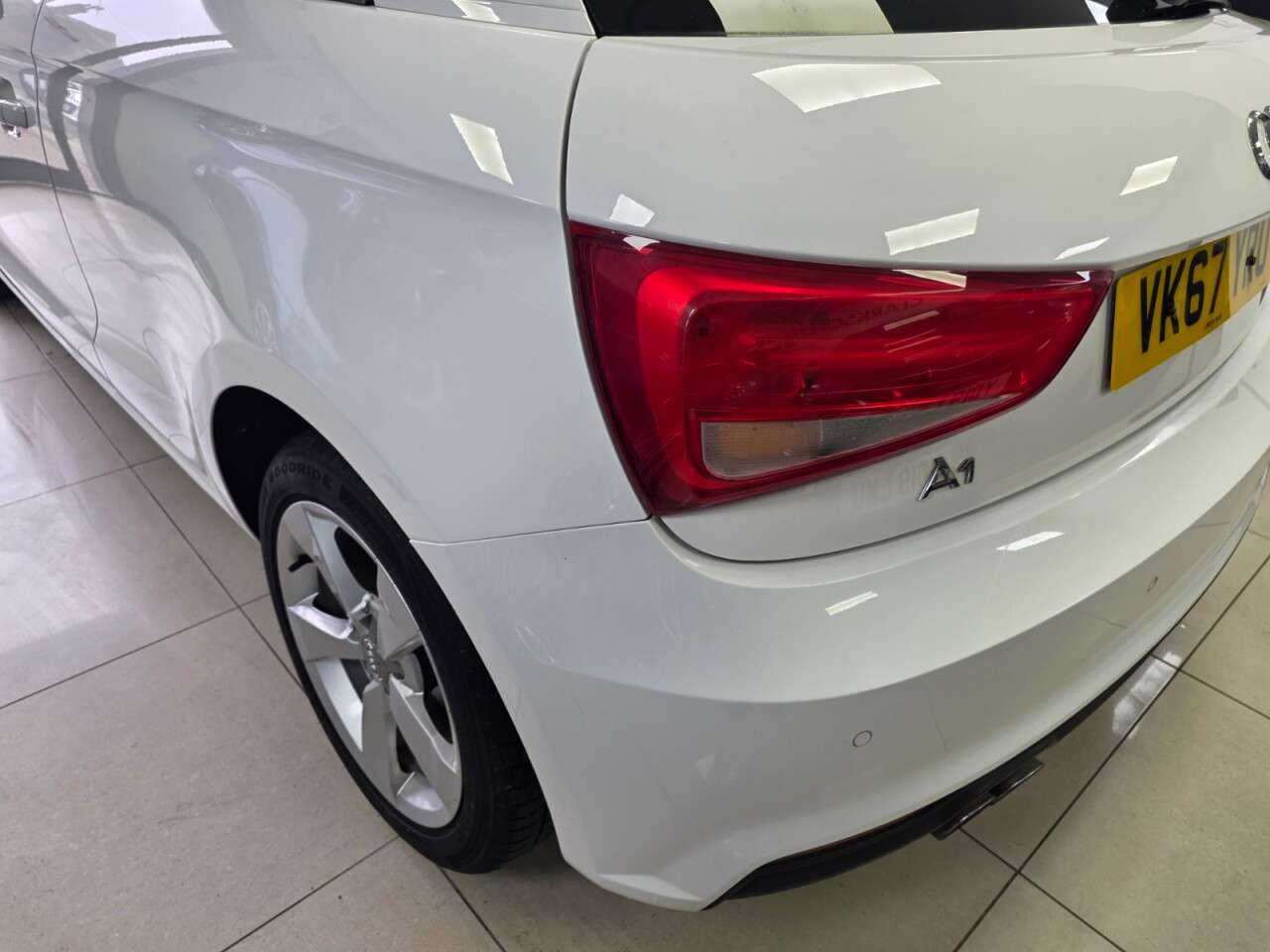 2017 AUDI A1 2017 AUDI A1