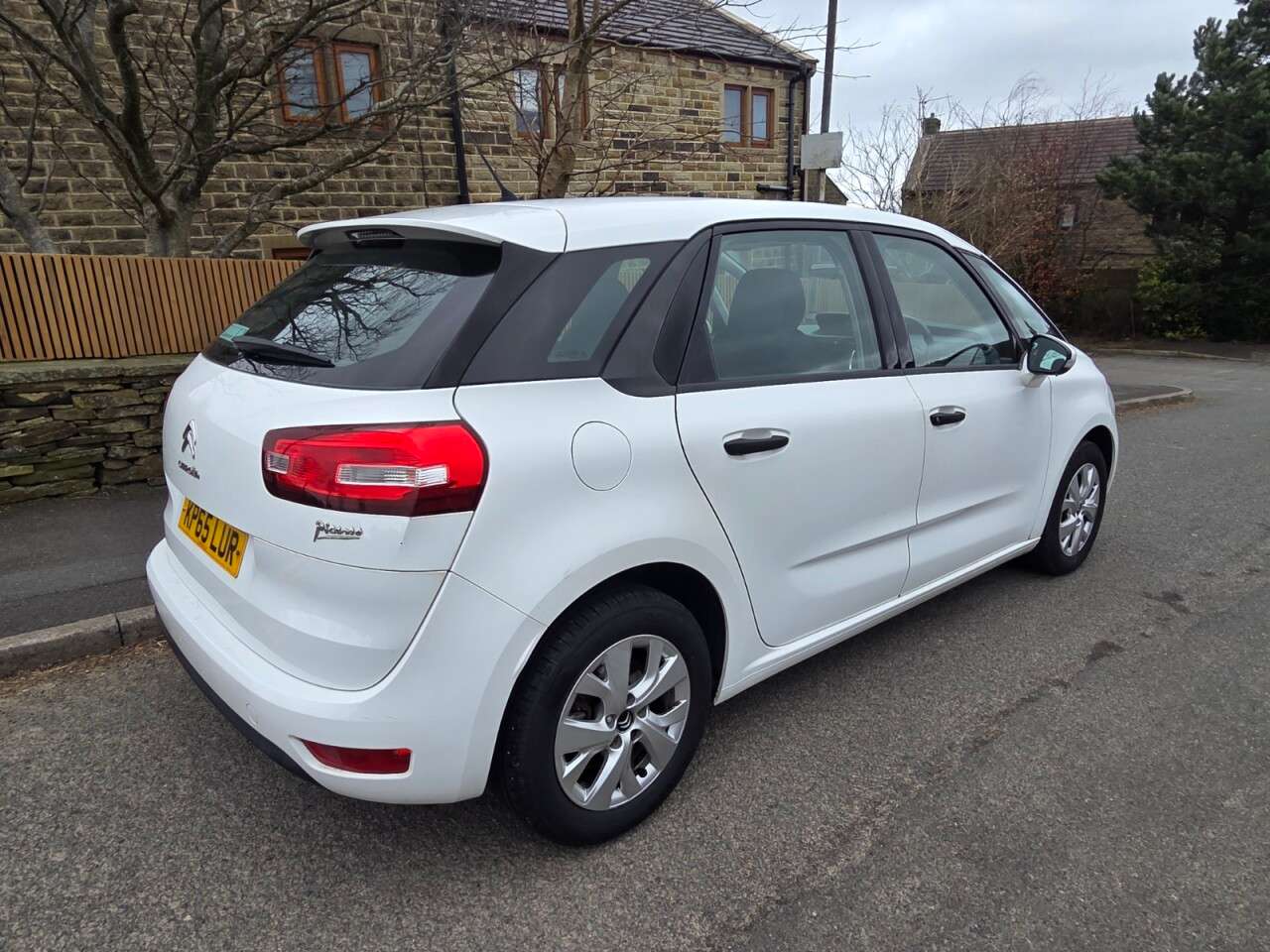 A 2015 CITROEN C4 PICASSO 1.6 BlueHDi VTR MPV 5dr Diesel Manual Euro 6 (s/s)KUST BEEN SERVICED +MOT J A 2015 CITROEN C4 PICASSO 1.6 BlueHDi VTR MPV 5dr Diesel Manual Euro 6 (s/s)KUST BEEN SERVICED +MOT J