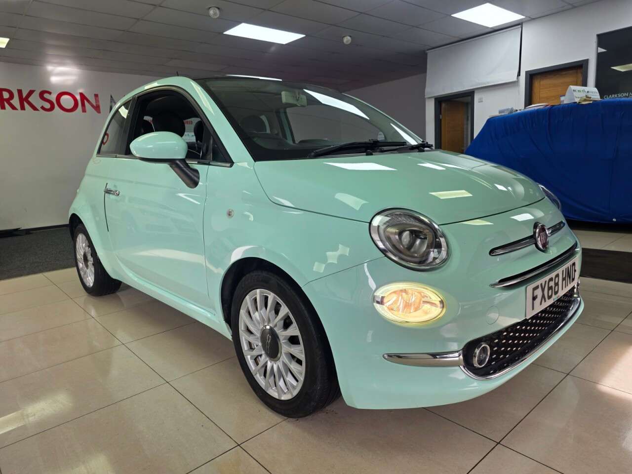 A 2018 FIAT 500 1.2 Lounge Hatchback 3dr Petrol Manual Euro 6 (s/s)PAN ROOF+JUST BEEN SERVI A 2018 FIAT 500 1.2 Lounge Hatchback 3dr Petrol Manual Euro 6 (s/s)PAN ROOF+JUST BEEN SERVI
