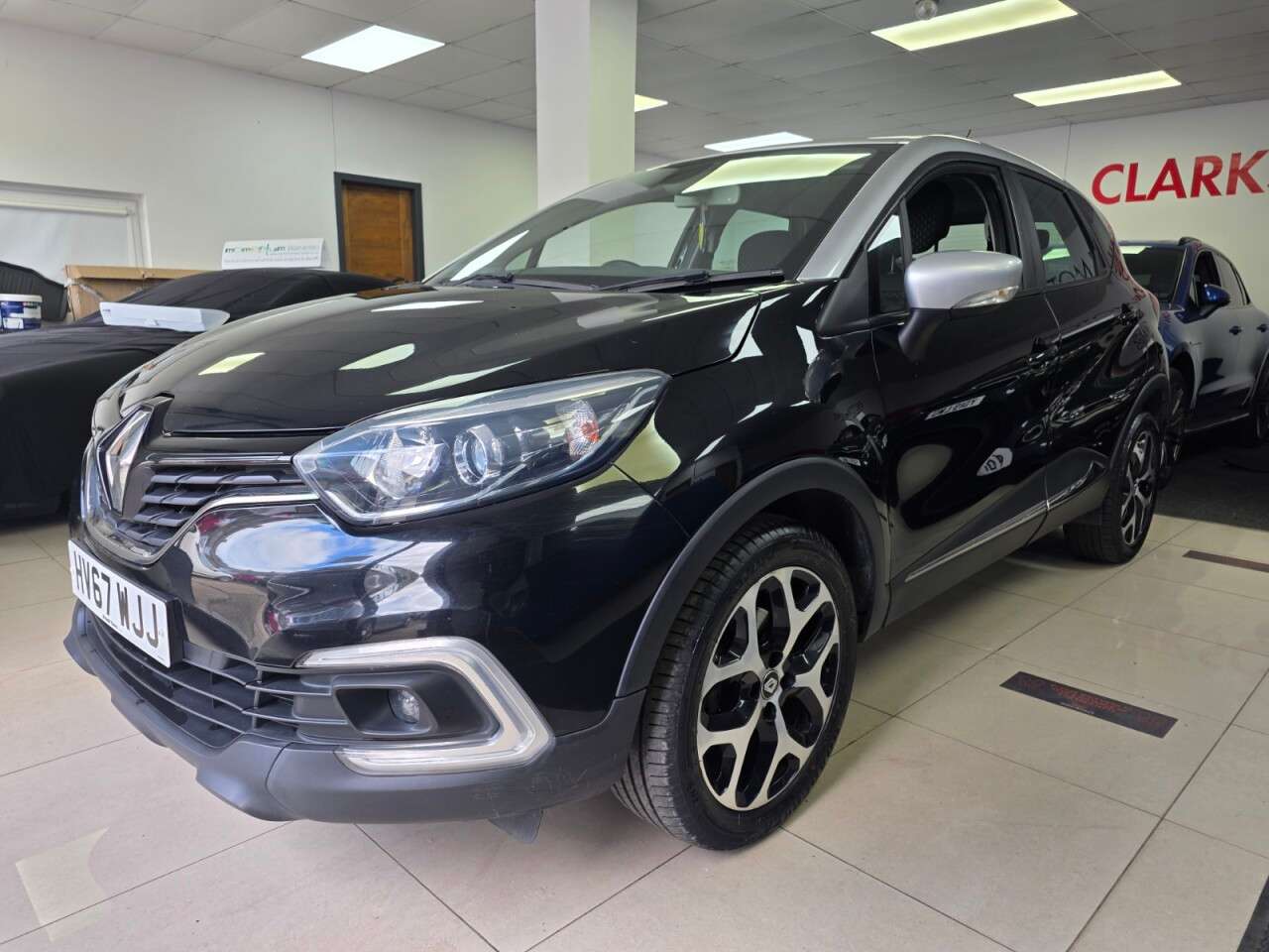 A 2017 RENAULT CAPTUR 1.5 dCi ENERGY Dynamique Nav SUV 5dr Diesel Manual Euro 6 (s/s)SERVICE HIST A 2017 RENAULT CAPTUR 1.5 dCi ENERGY Dynamique Nav SUV 5dr Diesel Manual Euro 6 (s/s)SERVICE HIST