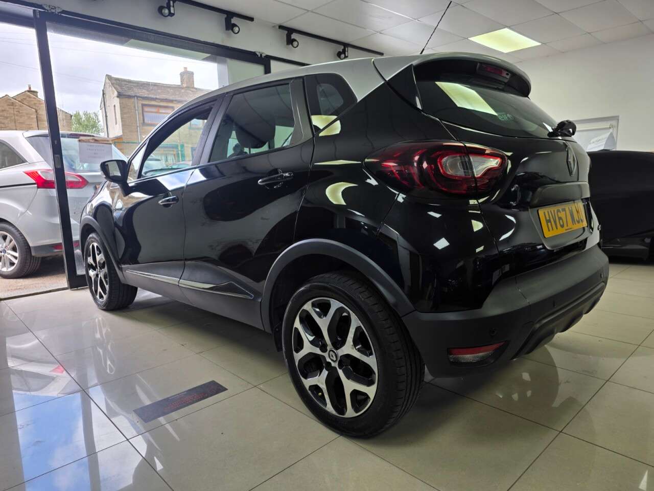 A 2017 RENAULT CAPTUR 1.5 dCi ENERGY Dynamique Nav SUV 5dr Diesel Manual Euro 6 (s/s)SERVICE HIST A 2017 RENAULT CAPTUR 1.5 dCi ENERGY Dynamique Nav SUV 5dr Diesel Manual Euro 6 (s/s)SERVICE HIST