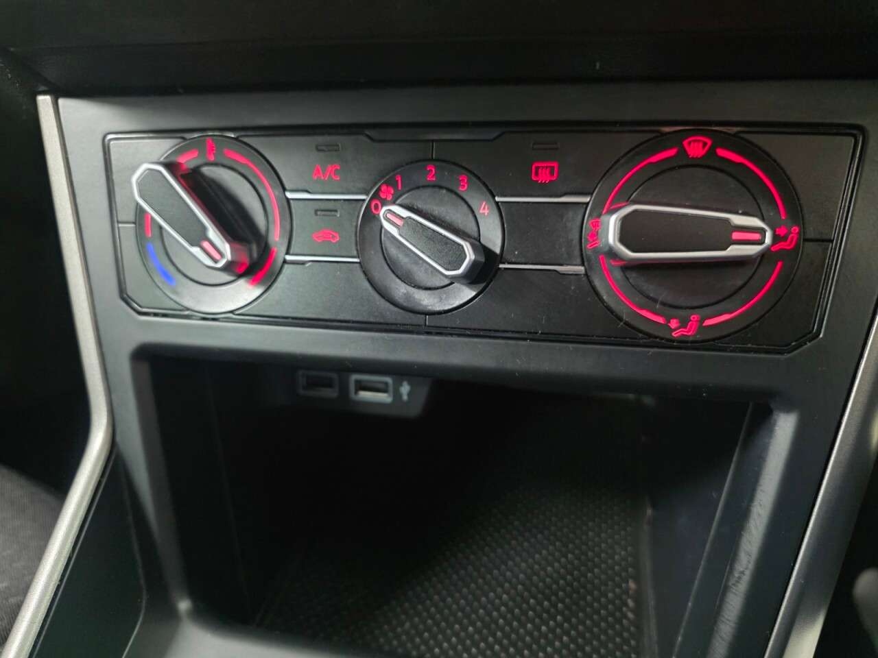 2019 VOLKSWAGEN POLO 2019 VOLKSWAGEN POLO