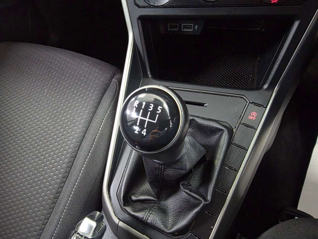 2019 VOLKSWAGEN POLO 2019 VOLKSWAGEN POLO