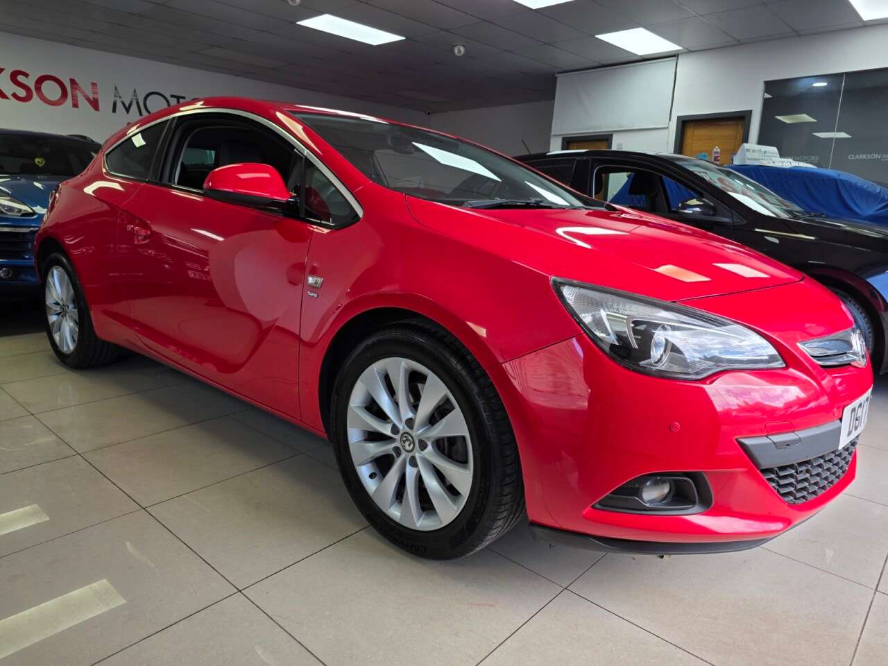 A 2017 VAUXHALL ASTRA GTC 1.4i Turbo SRi Coupe 3dr Petrol Manual Euro 6 (s/s) SPORTY HOT HATCH+SERVIC A 2017 VAUXHALL ASTRA GTC 1.4i Turbo SRi Coupe 3dr Petrol Manual Euro 6 (s/s) SPORTY HOT HATCH+SERVIC