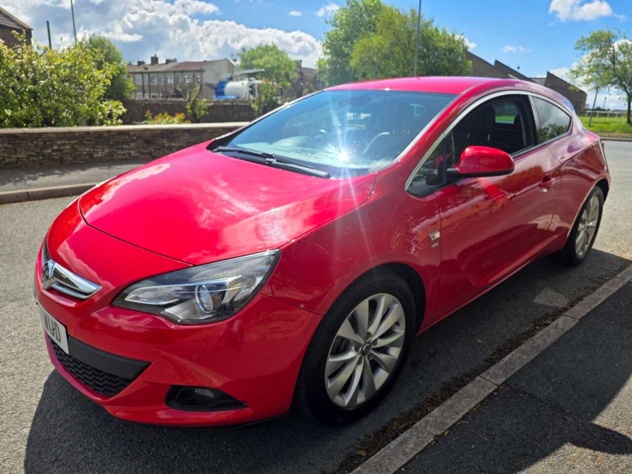 A 2017 VAUXHALL ASTRA GTC 1.4i Turbo SRi Coupe 3dr Petrol Manual Euro 6 (s/s) SPORTY HOT HATCH+SERVIC A 2017 VAUXHALL ASTRA GTC 1.4i Turbo SRi Coupe 3dr Petrol Manual Euro 6 (s/s) SPORTY HOT HATCH+SERVIC