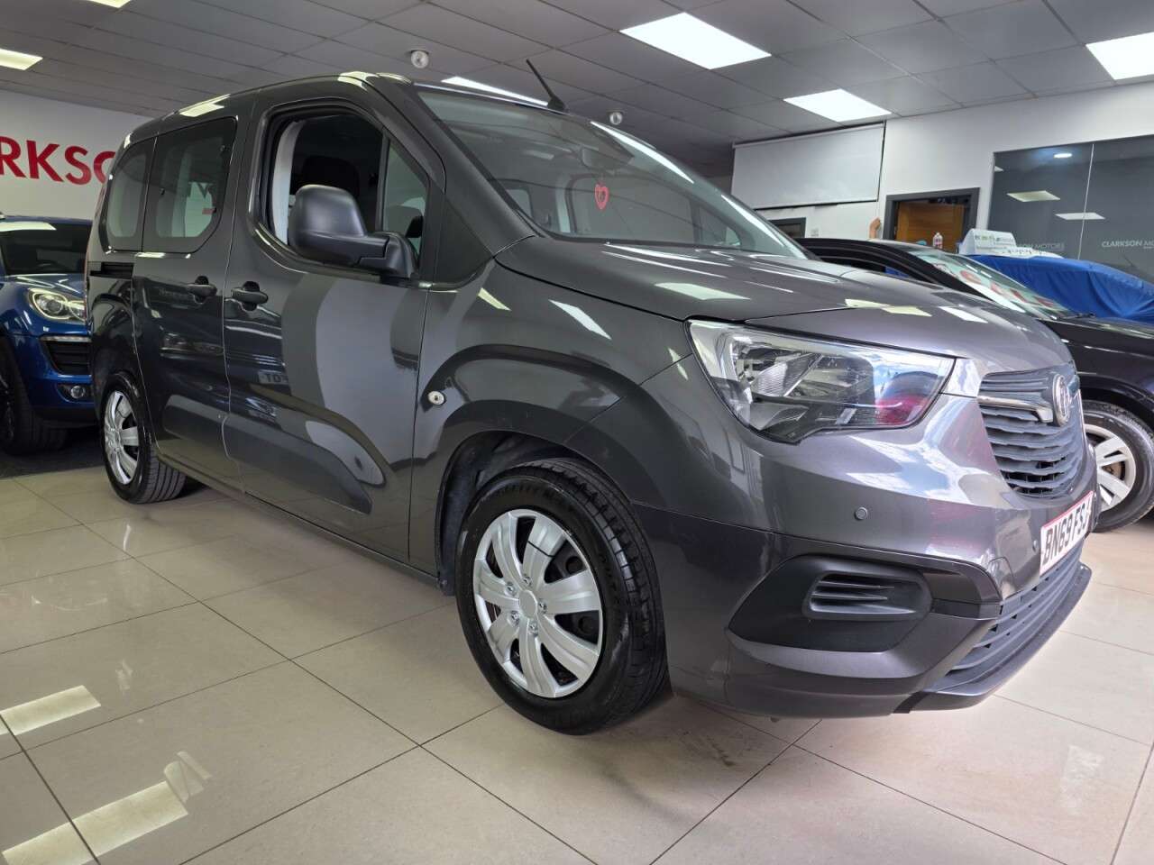 A 2019 VAUXHALL COMBO LIFE 1.5 Turbo D BlueInjection Design MPV 5dr Diesel Manual Euro 6+SERVICE HISTO A 2019 VAUXHALL COMBO LIFE 1.5 Turbo D BlueInjection Design MPV 5dr Diesel Manual Euro 6+SERVICE HISTO